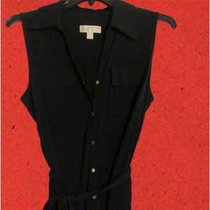 Micheal kors women’s size 1x blouse beautiful fabric .Black🌸